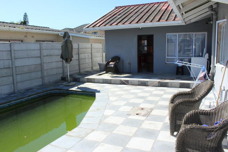 7 Bedroom Property for Sale in Vasco Estate Western Cape